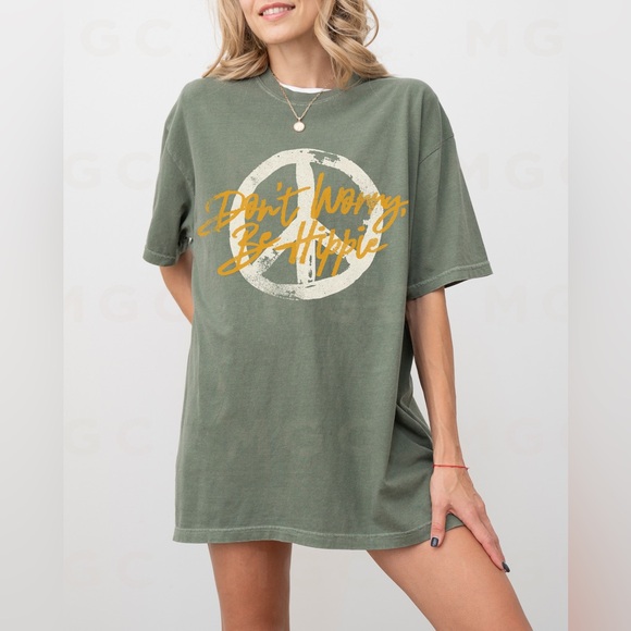 Comfort Colors Don’t Worry Be Hippie Peace Sign Distressed Tee - Picture 6 of 10